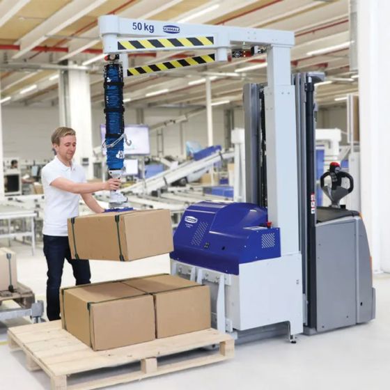 Balanseri s užetom i mobilni podizači. Prenosivo rešenje za pripremu paketa do 50 kg
