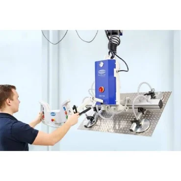 VacuMaster podiže metalnu komponentu